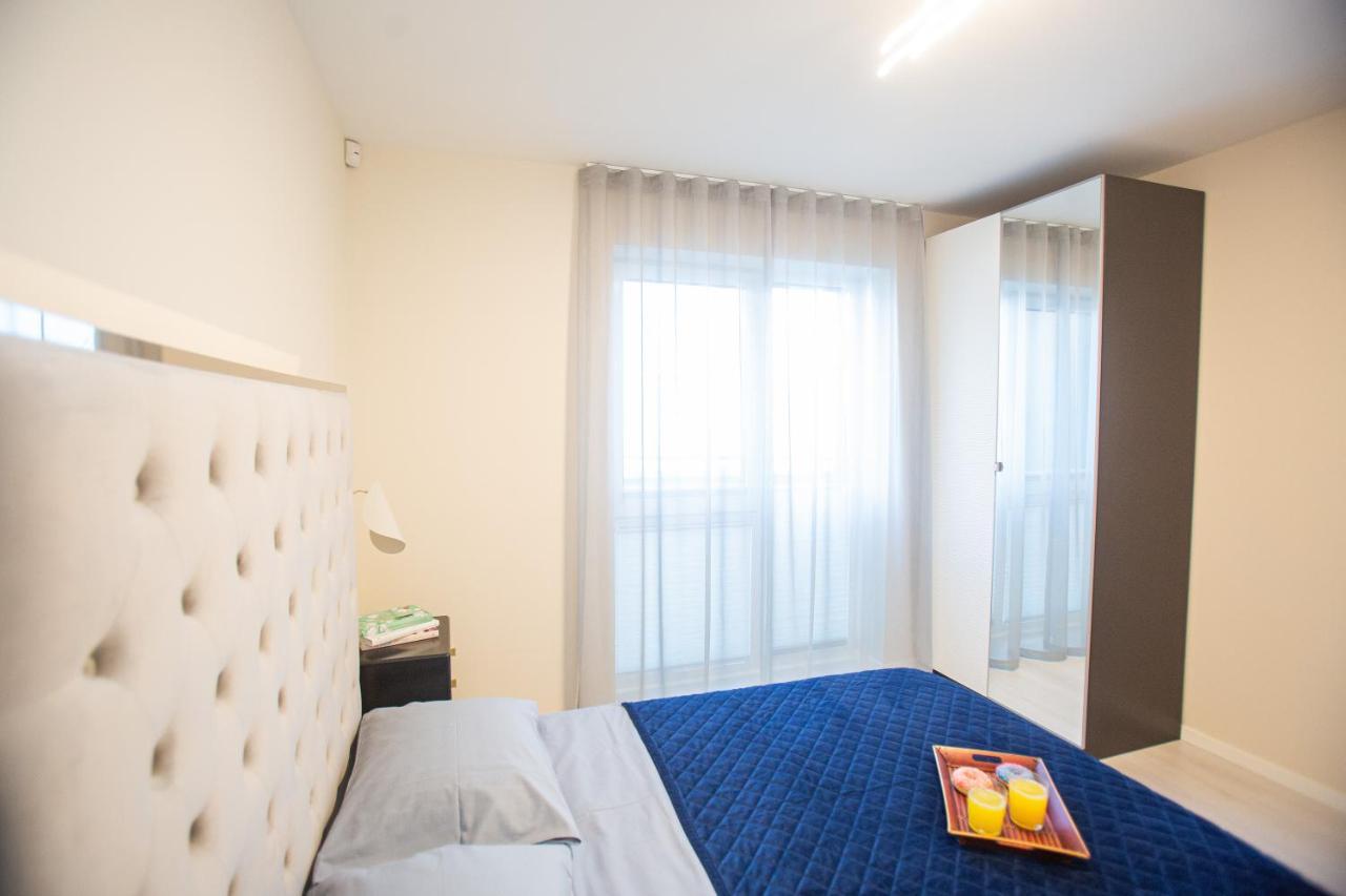 Luxurious Blue&Yellow Apartment In Kaunas Center Экстерьер фото