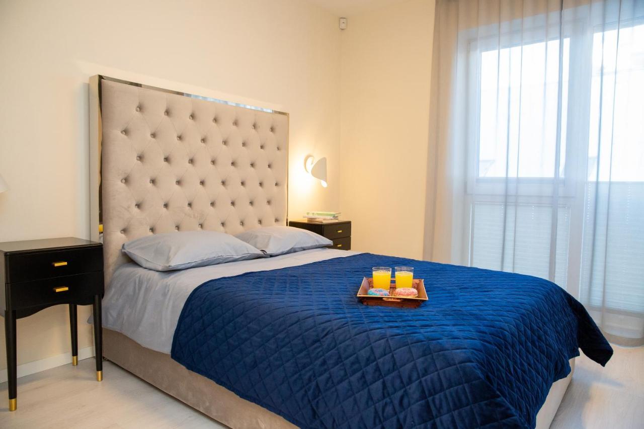 Luxurious Blue&Yellow Apartment In Kaunas Center Экстерьер фото