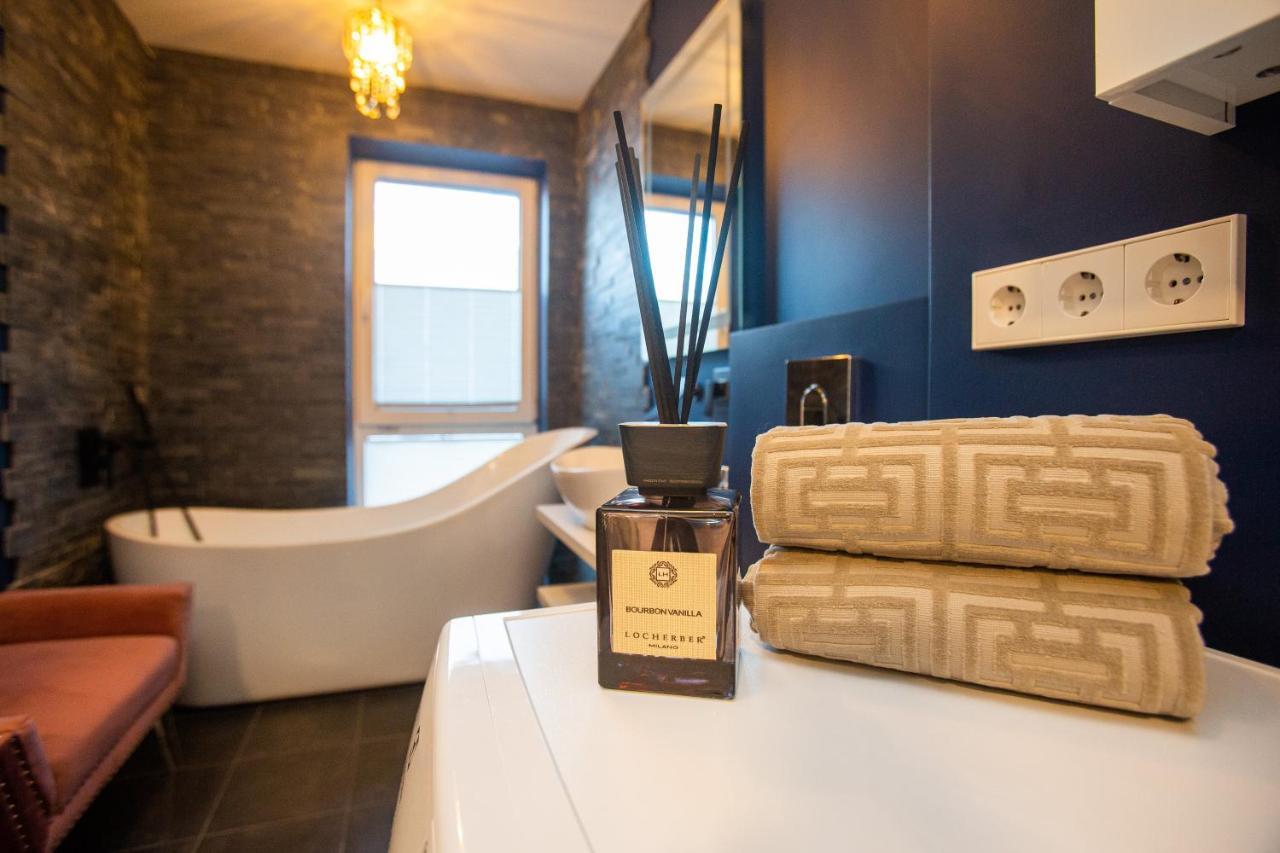 Luxurious Blue&Yellow Apartment In Kaunas Center Экстерьер фото