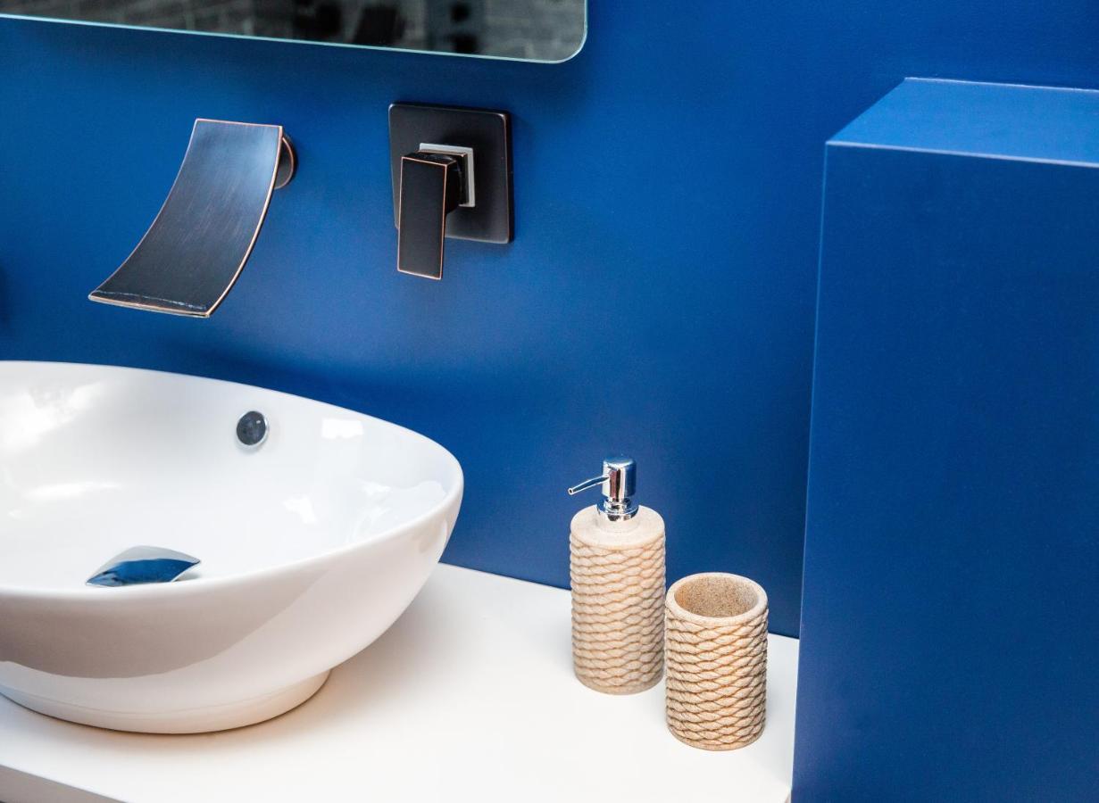 Luxurious Blue&Yellow Apartment In Kaunas Center Экстерьер фото